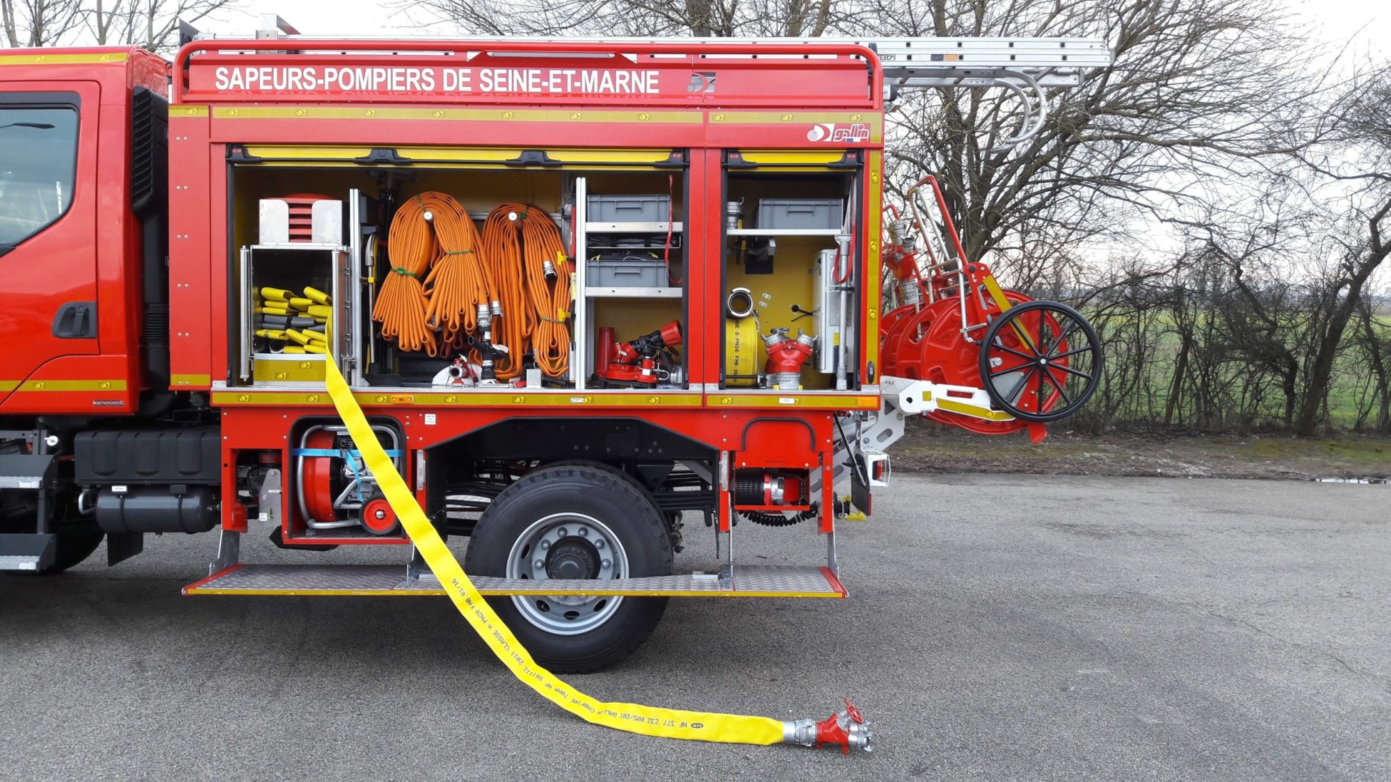 Camion d'avitaillement 4×4 20m3 - Schengler Industrie Camion d'avitaillement 4×4 20m3 - Schengler Industrie